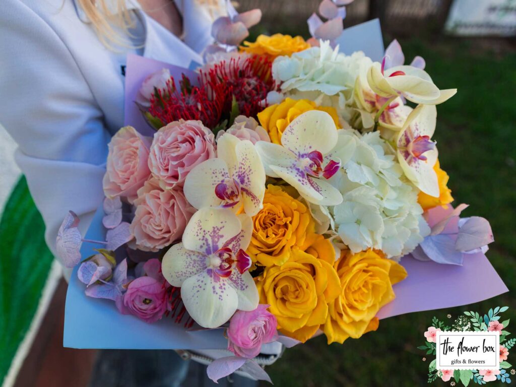 Buchet cu Trandafiri si Orhidee Te ador