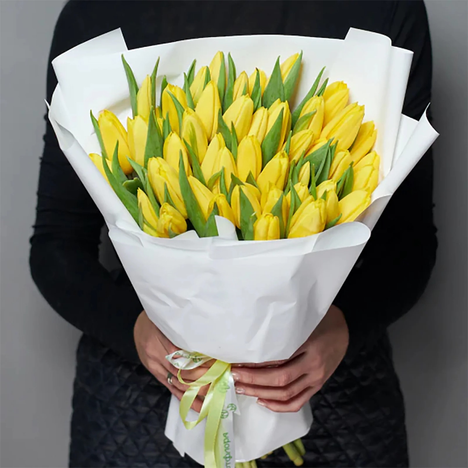 Buchet 51 lalele galbene Florarie Targoviste Livrare Flori Targoviste